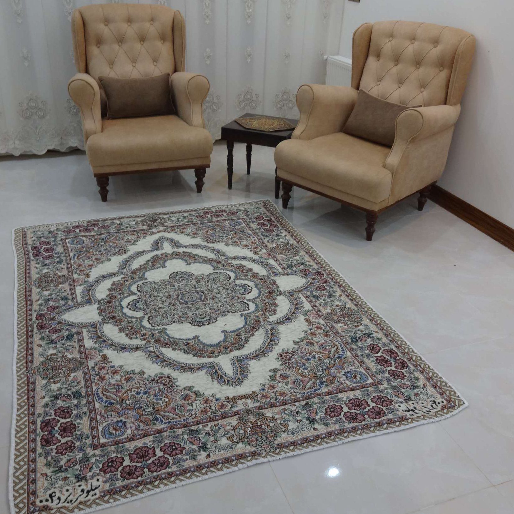 72dQZrAk5neDTzfjd3OdJ6fbCzxyXxjeGiLA42WIfhUTO3MlMt.jpg روفرشی3متری طرح حوض نقره رنگ کرم