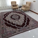 روفرشی مخمل شانل زرکدار 6 متری طرح حوض نقره رنگ زرشکی