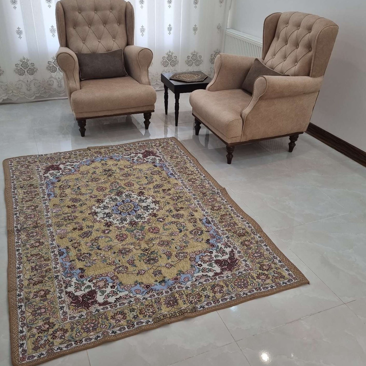 Y5DsCsi9RnZyQLO3U7J0mUnJbp01MJP7x5CrddjJsF54oMEThM.jpg روفرشی 3متری ضخیم طرح نایینی رنگ نخودی