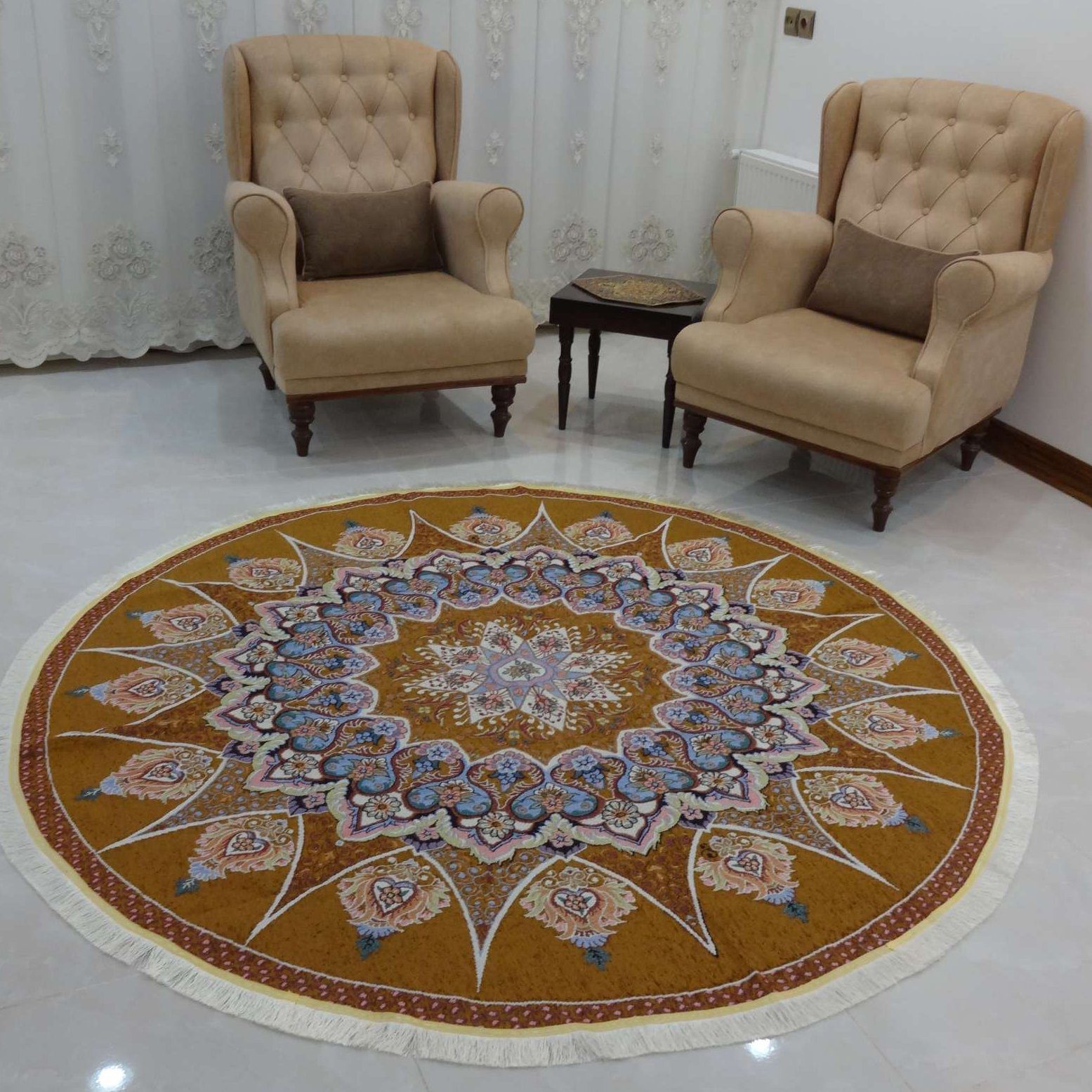 ejxPFo6ZveKMo1pY0Ij4tCYgoUvR5UAqaVIEQlu0oyLvECCjYL.jpg روفرشی رومیزی گرد قطر 2 در 2 متر رنگ گردویی