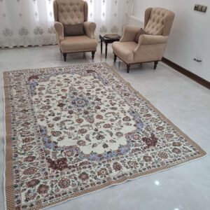 روفرشی 6 متری طرح نایینی رنگ کرم مخمل زرکدار